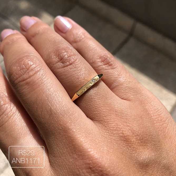 Anel Retângulo c/ 1 Zircônia Dourado